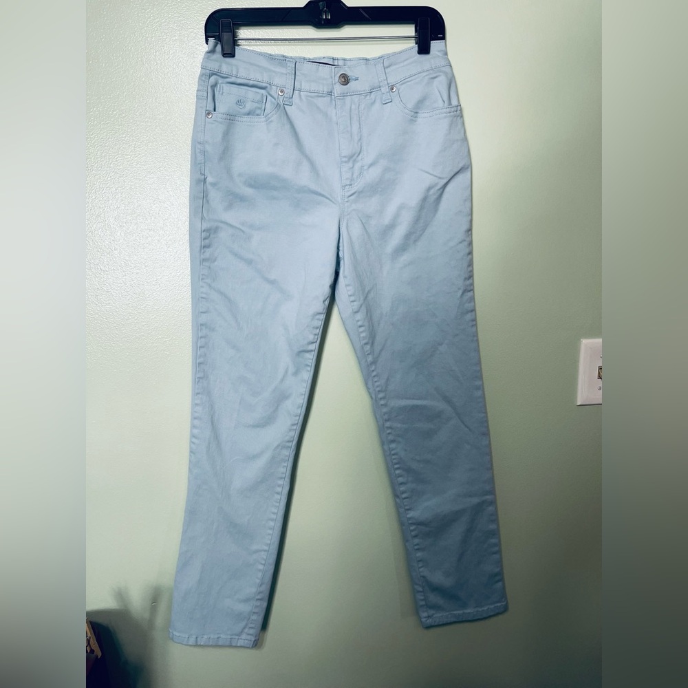 Gloria Vanderbilt women’s jeans size 8,light blue